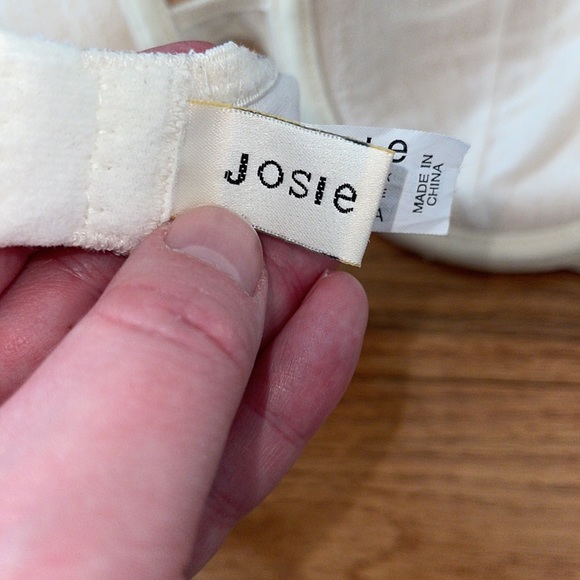 Josie Padded Underwire Bra - Picture 14 of 15